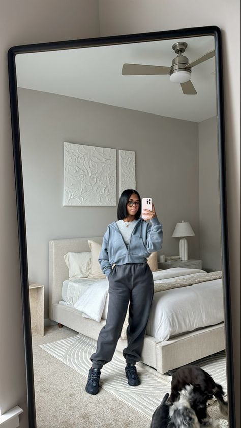 #outfitidea Christian Outfit Ideas, Hbcu Fits, Lazy Winter Outfits, Modest Christian Clothing, Cold Weather Attire, Modest Outfit Ideas, Lazy Day Outfit, Urban Fashion Women, Chill Fits