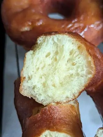 Raised Potato Doughnuts - Cookie Madness Raised Donuts Yeast, Potato Flour Donut Recipe, Potato Doughnuts Recipes, Mashed Potato Donut Recipe, Spudnuts Recipe, Potato Donuts Recipe, Raised Donuts, Potato Cookies, Potato Donuts