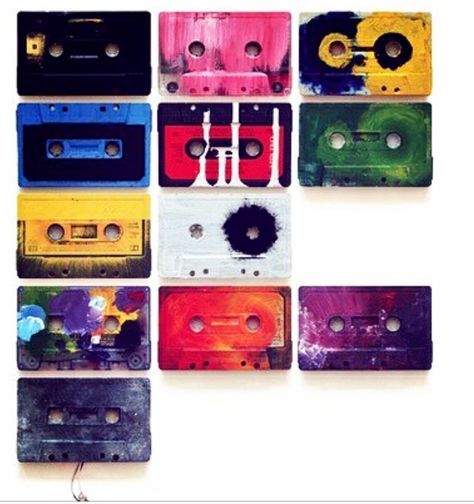 Cassette art Cassette Tape Crafts, Record Diy, Cassette Tape Art, Wicked Crafts, Teen Art, Cd Art, Tape Art, Music Pictures, Tape Crafts