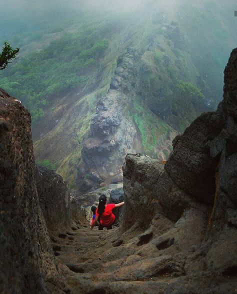 Indian Travellers on Instagram: “Harihar Fort Trek😍 . 📍Nashik, Maharashtra, India  Photo by : @snehal_ghorpade04 . Don't forget to follow 👉 @uttarakhandtraveller . DM , TAG…” Harihar Fort, India Travel Places, Amazing India, Western Ghats, Green Hills, Tourist Places, Famous Places, Incredible Places, Beautiful Places To Travel