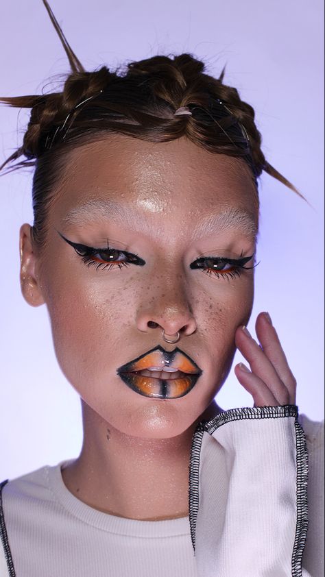 Creative Lip Makeup, Fashion Figure Face, Scifi Makeup, Matrix Makeup, Cybercore Makeup, Experimental Makeup, Futuristic Makeup, Artsy Makeup, Avant Garde Makeup