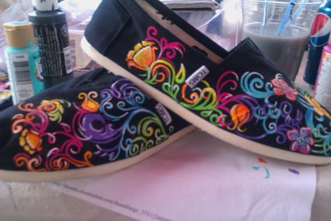 Sharpie Shoes, Hand Painted Toms, Painting Shoes, Toms Sneakers, Toms Shoes Women, Painted Toms, Painted Canvas Shoes, Custom Painted Shoes, Toms Shoes Outlet