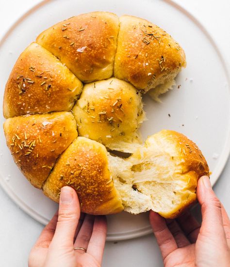 How to make perfect sourdough dinner rolls that are super soft and fluffy. An overnight rise makes this recipe so easy! Buttery & homemade. Overnight Sourdough Dinner Rolls, Vegan Sourdough Rolls, Heartbeet Kitchen, Sourdough Dinner, Overnight Sourdough, Sourdough Dinner Rolls, Sourdough Rolls, Sourdough Recipe, Starter Recipe