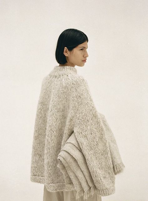 Knitted Fashion 2022, Knit Fashion 2023, Fall 2023 Knitwear Trends, Vogue Knitting 2023, Knitwear 2023 Trends, High Fashion Knitwear, Resort 2023 Fashion, Cozy Knitwear, Resort 23