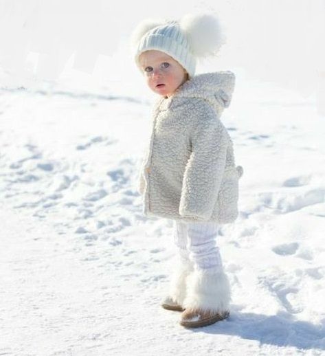 Winter Family Photos, Baby Snow, Baby In Snow, The Little Black Dress, Snow Outfit, Bear Outfits, New Year's Resolutions, Cute Family