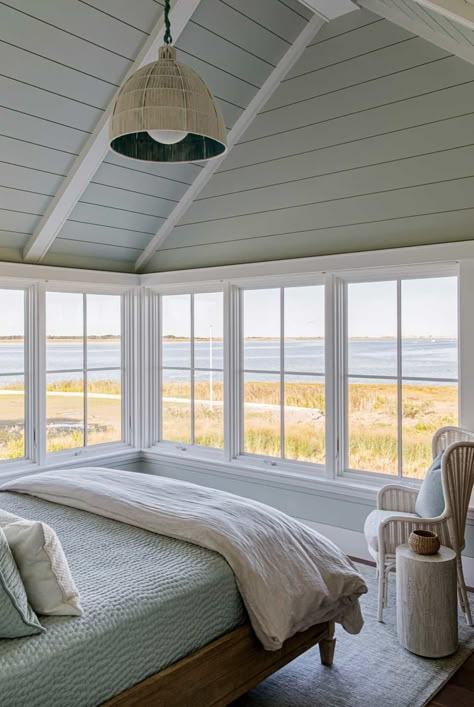 Step inside this New England seaside retreat with charming interiors New England Summer House, Relaxed Beach House, New England Beach House Aesthetic, New England Beach House Interior, Seaside House Interior, New England Coastal Aesthetic, New England Cottage Interiors, Seaside Cottage Aesthetic, Seaside Farmhouse