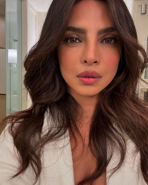 Priyanka | Lately❤️ 1&2: Nadia is a little different this season #citadel 3: on the tube. 🚇 4: early wrap takes us to the park 5: when she comes to... | Instagram The Tube, Beauty Icons, Priyanka Chopra, The Park, Beauty, Instagram