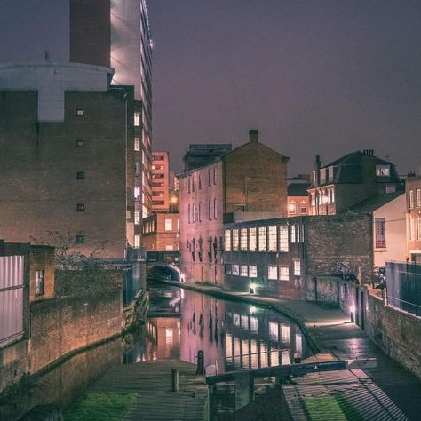 Birmingham Photography, Birmingham Canal, Birmingham City, Birmingham England, Yesterday And Today, Uk Travel, Peaky Blinders, Shoot Ideas, Late Night