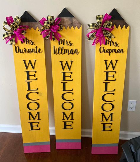 Pencil Themed Classroom Decor, Porch Boards, Handmade Teacher Gifts, Teacher Wreaths, Appreciation Gifts Diy, Teacher Holiday Gifts, Teacher Appreciation Gifts Diy, Teachers Appreciation, Teacher Craft