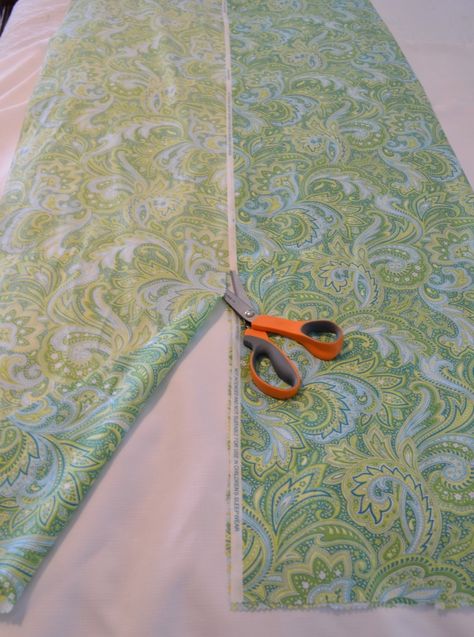 Table Runners Diy Easy, Diy Table Runner Wedding, Wedding Table Runner, Frugal Wedding, Table Runner Diy, Fabric Table Runner, Fabric Table, Table Runners Wedding, Crochet Table Runner