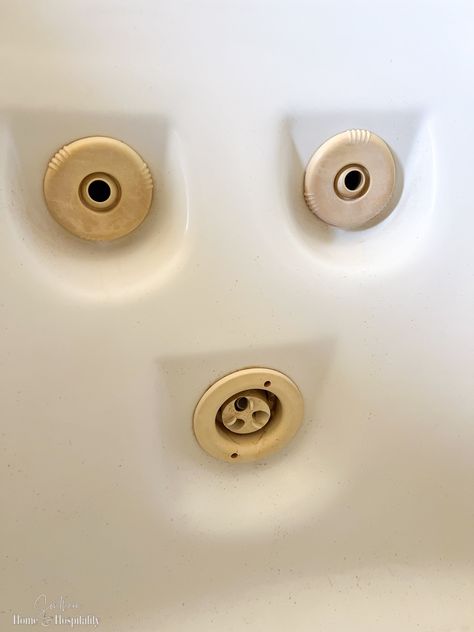 My honest first-hand experience trying to whiten yellow plastic tub jet parts using hair developer, plus easy steps for cleaning the internal plumbing of a jetted tub! Cleaning Jets In Bathtub Jacuzzi, Recaulking Bathtub, Bleach Alternative Cleaning, Clean Jetted Tub, Bleach Alternative, Jacuzzi Bathtub, Sally Beauty Supply, Jetted Bath Tubs, Clean Bathtub