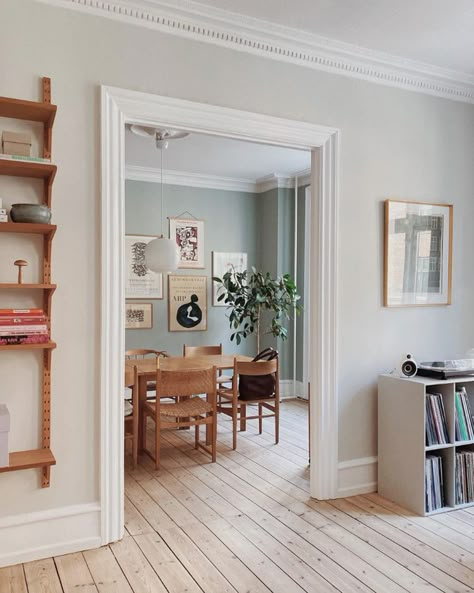 Danish Apartment, Vintage Scandinavian Furniture, Copenhagen Apartment, Danish House, My Scandinavian Home, Danish Interior Design, Danish Interior, Scandi Interiors, Scandi Home