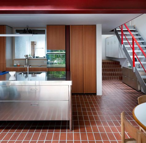 London House Interior, Red Tile Floor, 1970s London, Brick Floors, Interior Brick, Quarry Tiles, 1970s Home, Red Tiles, Split Level House