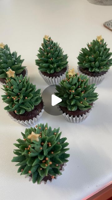 36K views · 2.3K likes | Alice Ward on Instagram: "The cutest mini Christmas trees 🎄✨ These will feature in my range of Festive minis that will be on sale throughout December up until 24th!   The festive range will be advertised tomorrow eve at 8pm, although I will be taking a lot more orders on than previous years there is still a limit to how many I can do so early booking is advised ❤️🎄✨ . #cake#minicupcakes#cupcakedecorating#piping#decorating#baking#cakes#cupcakes#chocolate#christmastreecupcake#xmas#xmascupcakes#christmascupcakes#petalsbakehouse" Piped Christmas Trees, Mini Christmas Tree Cakes, Piping Christmas Trees, Christmas Cake Cups, Christmas Floral Cupcakes, Christmas Baking Cupcakes, Christmas Flower Cupcakes, Elegant Christmas Cupcakes, Nutcracker Cupcakes