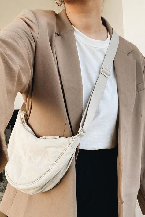 Uniqlo Moon Bag Outfit, Uniqlo Crossbody Bag Outfit, Uniqlo Round Mini Shoulder Bag Outfit, Uniqlo Drawstring Bag Outfit, Uniqlo Bag Beige, Uniqlo Moon Bag Aesthetic, Uniqlo Crossbody Bag, Uniqlo Bag Outfit, Uniqlo Round Mini Shoulder Bag