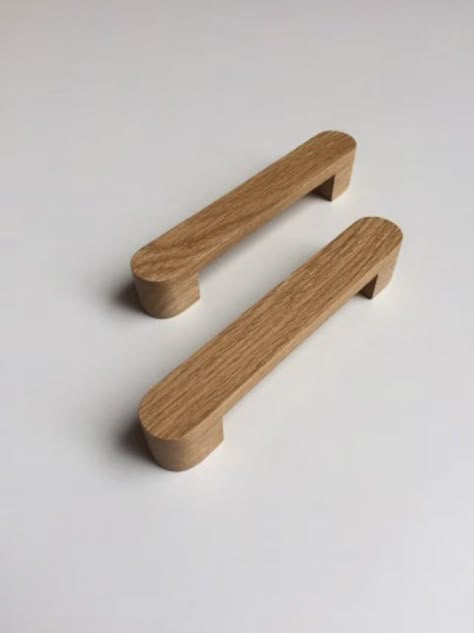 SIMandCAT - Etsy Bulgaria Wooden Cabinet Pulls, Wooden Drawer Pulls, Rustic Wooden Furniture, Wood Drawer Pulls, Door Handle Design, Retail Store Interior Design, Kitchen Drawer Pulls, Door Glass Design, Furniture Details Design