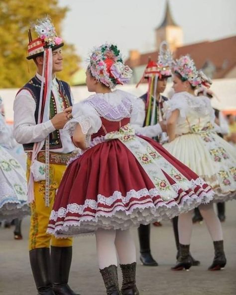 Czech Clothing, Costumes Around The World, European Outfit, Folk Clothing, First Sunday, Folk Festival, European Culture, The Virgin Mary, Folk Dresses