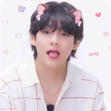 Taehyung Cute Photos, V Cute Photos, Cute Astethic, Taehyung Cute Pics, Taetae Cute, Soft Taehyung, Tae Cute, Cute Taehyung, Taehyung Cute