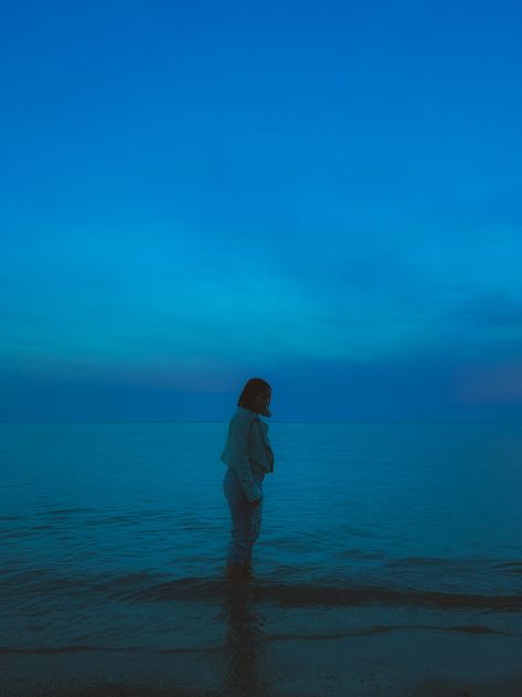 Sunset Film Aesthetic, Beach Cinematic Photography, Blue Film Photography, Flim Picture Photography, Blue Hour Beach Photoshoot, Cinematic Photography Blue, Cinematic Beach Photography, Beach Cinematography, Hostage Aesthetic