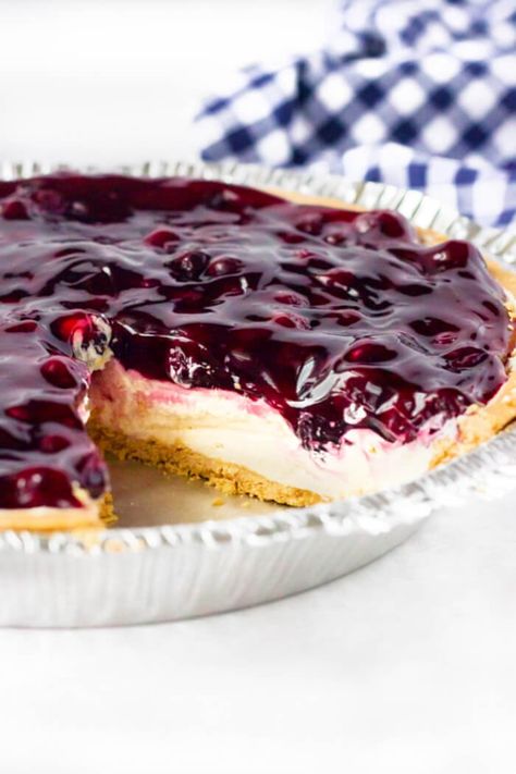 Easy No Bake Blueberry Cheesecake, Cream Cheese Blueberry Pie, Blueberry Pie Graham Cracker Crust, Blueberry Cheesecake Recipes Easy, Blueberry Pie No Bake, Blueberry Banana Pie, Blueberry Cheesecake No Bake, No Bake Blueberry Cheesecake Recipe, Pie Whipped Cream