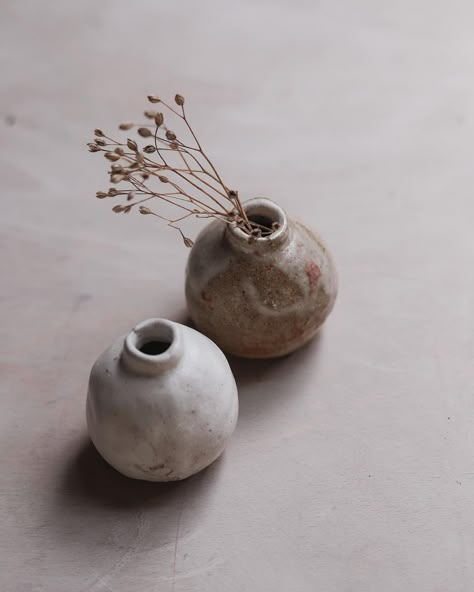 Pottery Vase Ideas, Clay Canvas, Pottery Aesthetic, Pot Shapes, Clay Handbuilding, Pottery Class Ideas, Ceramic Bud Vase, Flower Frogs, Moon Candle