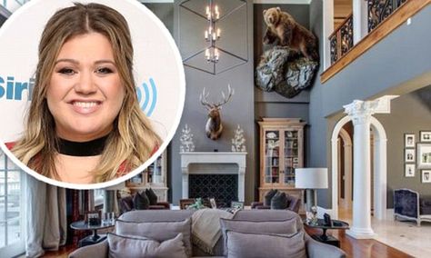 Kelly Clarkson lists Tennessee mansion fit for a cashed up cowboy Yellowstone Club Homes, Yellowstone Tv Series House, Milton Park Country House, Nashville Tennessee Houses, Hendersonville Tennessee, Chris Stapleton Tennessee Whiskey, Sand Volleyball Court, Animal Activist, City Slickers