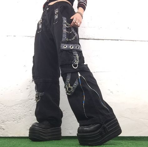 Styl Emo, Edgy Fits, Alt Clothes, Stage Costume, Estilo Punk, Alt Fashion, Alternative Outfits, Harajuku Fashion, Goth Fashion