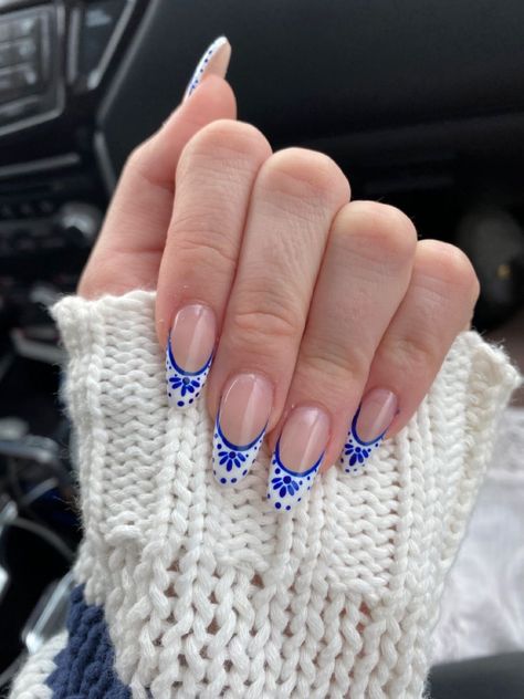 Nails For Italy, European Summer Nails, Italian Nails Trends, Spanish Tile Nails, Barcelona Nails, Mediterranean Nails, Europe Summer Nails, Trip Nails, Europe Nails