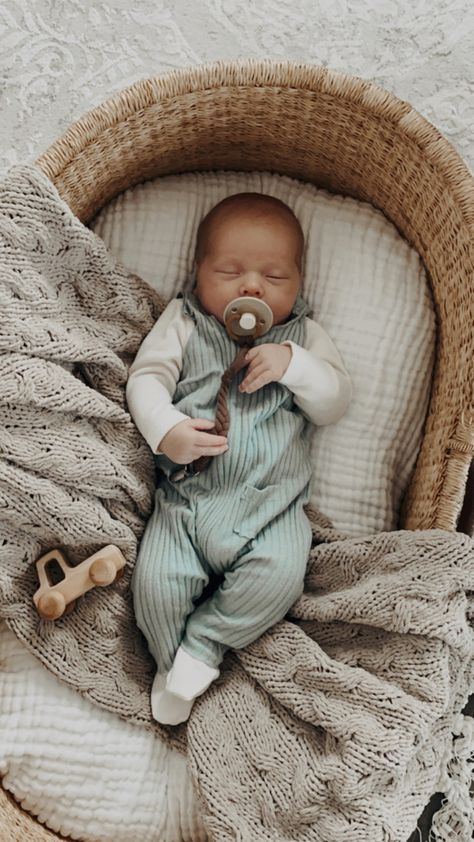 Newborn Hospital Outfit Boy, Baby Boy Clothes Ideas, Baby Boy Outfit Ideas, Boy Outfit Ideas, Newborn Hospital Outfit, Newborn Hospital Outfits, Baby Hospital Outfit, Newborn Photography Poses, Newborn Baby Photoshoot