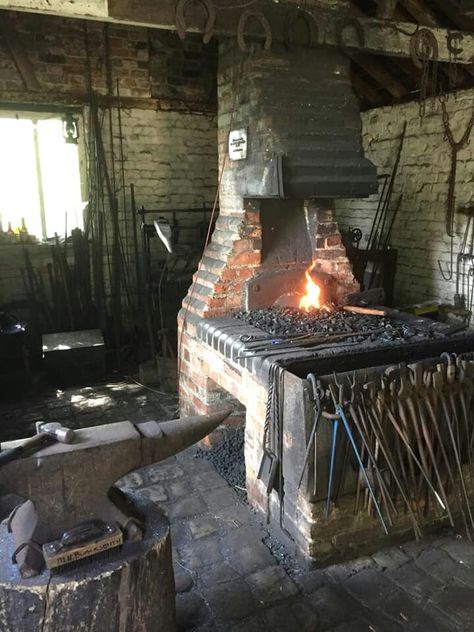 Medieval Blacksmith, Home Forge, Blacksmith Workshop, Forge Ideas, Diy Forge, Coal Forge, Blacksmith Ideas, Black Smith, Black Smithing