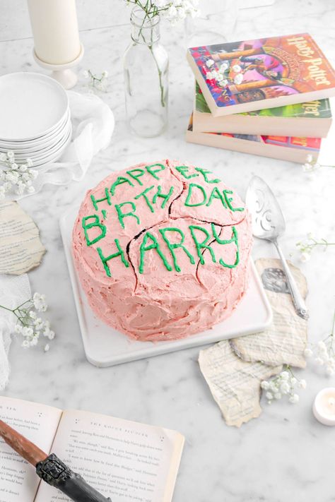 A decadent and extra chocolate-y cake with a creamy and sweet strawberry frosting...aka the best way to celebrate Harry Potter's Birthday whether you're a witch, wizard, or even a muggle! It's a delicious cake that everyone is sure to LOVE. Cake With Strawberry Frosting, Happy Birthday Harry, Ultimate Chocolate Cake, Harry Potter Birthday Cake, Cake With Strawberry, Chocolate Strawberry Cake, Strawberry Powder, Black Overcoat, Harry Potter Food