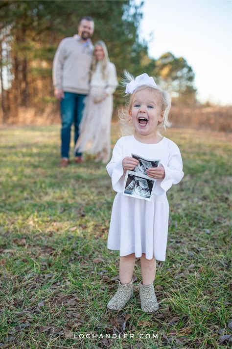 2nd Baby Photo Shoot Ideas, Family Gender Announcement Pictures, Maternity Announcement Pictures With Siblings, Family Of 4 Announcement, 2nd Baby Announcement With Toddler Fall, Summer Baby Announcement Photos, Pregnancy Announcement Photos 3rd Child, Family Maternity Announcement Pictures, Pregnancy Announcement With Toddler Boy