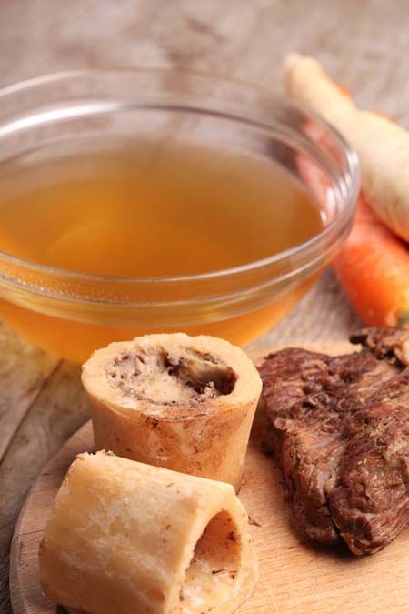 Making Beef Broth | Foodal.com Make Chicken Broth, Gaps Recipes, Stock Recipes, Body Wisdom, Bone Broth Recipe, Gaps Diet, Nourishing Foods, Broth Recipes, Homemade Beef