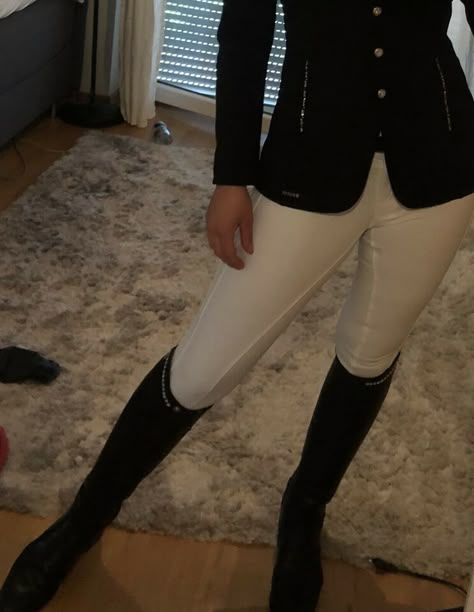 Horse Riding Outfit Women, Horse Clothes, Horse Riding Aesthetic, Horse Riding Boots, Horse Riding Outfit, Equestrian Aesthetic, Horse Riding Clothes, Horse Fashion, Equestrian Girls