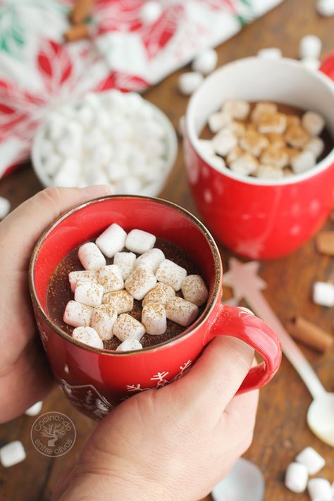 Gingerbread Latte, Chocolate Caliente, Christmas Drinks, Coffee Recipes, Yule, Christmas Eve, Christmas Food, Gingerbread, Cereal