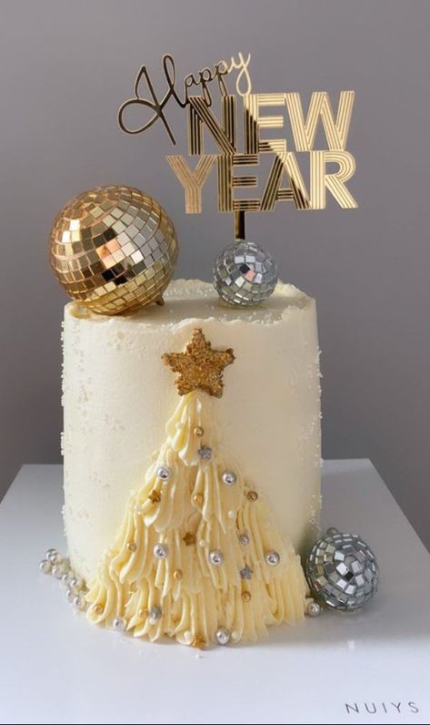 New Year’s Eve Themed Cakes, Happy New Year 2024 Cake, New Year Cake Design Ideas 2025, New Years Cake Decorating Ideas, New Years Cakes Ideas, New Years Cake Design, Nye Cake Ideas, Happy New Year Cake Ideas, New Year’s Eve Cake