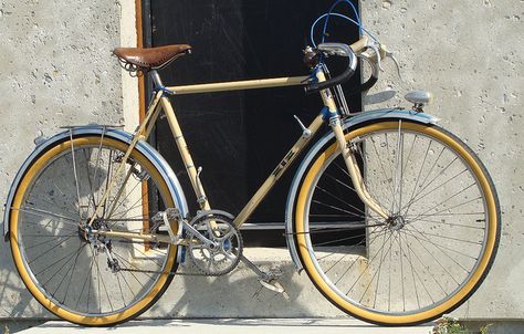 Terrot Randonneur 1943 by timmi_berlin, via Flickr Randonneur Bike, Vintage Raleigh Bicycles, Neo Retro Road Bike, 1930s Bicycle, Garage Bike, Real Steel, Vintage Peugeot Bicycle, Urban Bike, Road Bike Women