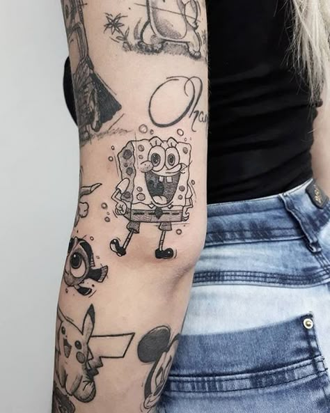 Spongebob Tattoo, Geniale Tattoos, Tattoo Graphic, Cartoon Tattoos, Baby Tattoos, Aesthetic Tattoo, Tattoos Gallery, Disney Tattoos, Popular Tattoos