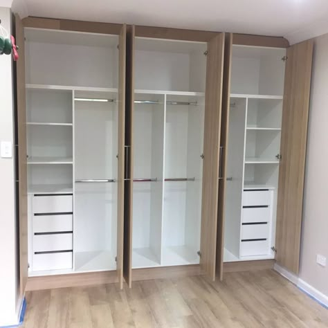 5 Door Wardrobe Design Bedroom, White Closets, Small Bedroom Cupboards, Closet Design Plans, Wardrobe Design Ideas, Bedroom Wardrobe Design, Closet Planning, Bedroom Cupboards, Bedroom Cupboard