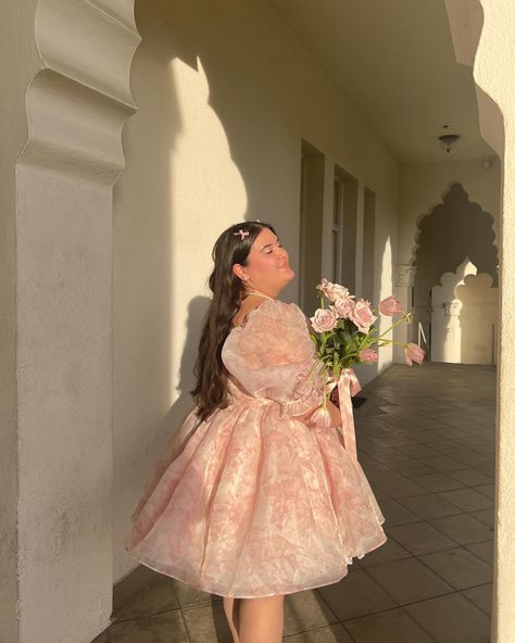 Dreaming of Spring 🎀🌸🌷 #springaesthetic #springfashion #pinkpinkpink #goldenhour #pinkaesthetic #plussizecoquette #coquetteaesthetic #coquette #coquettefashion #floweraesthetic #pinterestinspired #plussizefashion #selkie #romanticfashion #outfitideas #fluentinpink #pinkcommunity #barbiecore Soft Feminine Outfits Plus Size, Feminine Outfits Plus Size, Soft Feminine Outfits, Lace Parasol, Feminine Outfits, Regency Fashion, Princess Core, Beautiful Angel, Soft Feminine