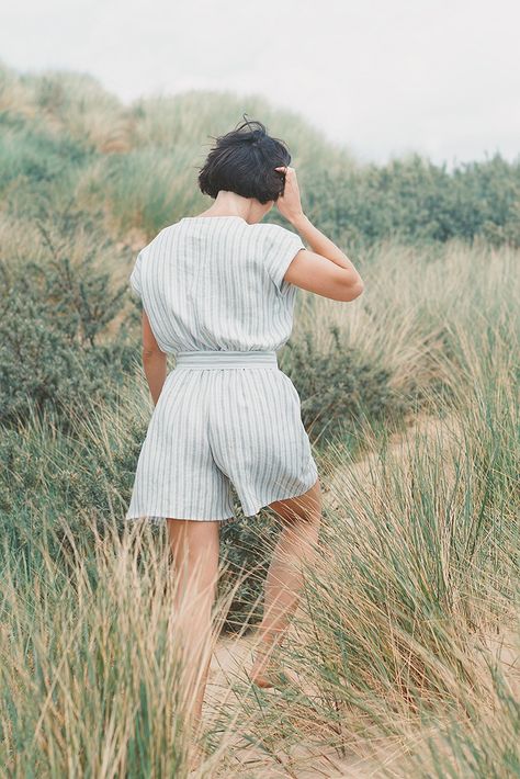 Leonor Linen Romper Tutorial and Free Pattern – the thread Women’s Romper Sewing Pattern, Linen Romper Pattern, Romper Sewing Pattern Free, Romper Tutorial, Sewing Pattern Free, Button Up Romper, Romper Sewing Pattern, Spring Summer Capsule Wardrobe, Seam Rippers