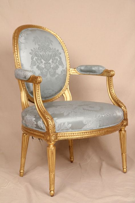 Fine Early 19th Century Gilded French Louis XVI Antique Fauteuil Arm Chair For Sale | Antiques.com | Classifieds Commode Shabby Chic, French Furniture Design, Classic Chair Design, Louis Xvi Chair, Chic Dresser, Antique Furniture For Sale, French Style Furniture, Shabby Chic Dresser, French Chairs