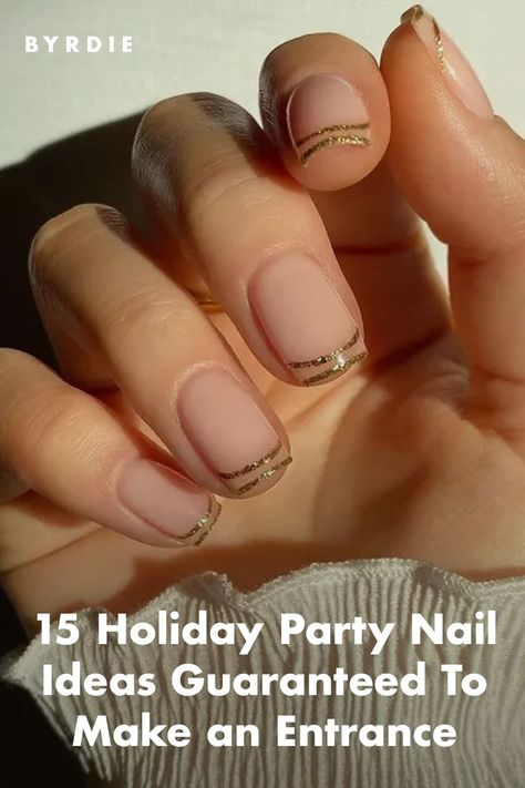 15 Holiday Party Nail Ideas Guaranteed To Make an Entrance New Years Manicure Ideas, Girls Trip Nails, Lunula Nails, Nye Nails Short, New Years Manicure, Party Nail Ideas, Holiday Party Glam, Holiday Party Nails, Nye Nails