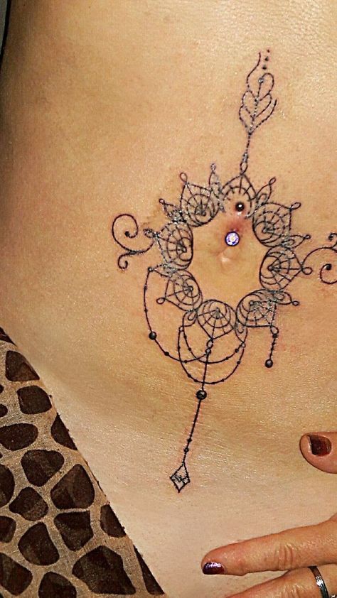 Belly Button Mandala Tattoo, Mandala Belly Tattoo, Around The Belly Button Tattoo, Around Belly Button Tattoos For Women, Under Belly Button Tattoo, Navel Tattoos For Women, Tattoo Navel, Tattoo Ideas Elegant, Belly Button Tattoos For Women