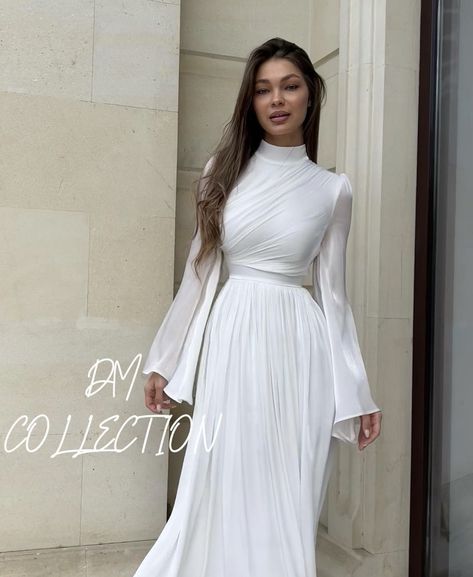 Simple Engagement Dress, Modest White Dress, Dress Soiree, Simple Bridal Dresses, Elegant Silk Dresses, Elegant Fashion Outfits, White Dresses Graduation, Bride Dress Simple, Modest Dresses Fashion