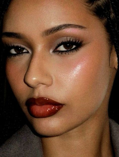 Red Lipstick Smokey Eye Makeup, Smoky Eyes Red Lip, Natural Makeup For Burgundy Dress, 2006 Makeup Black Women, Makeup For Upturned Almond Eyes, Beauty Spot Makeup, 80s Makeup Magazine, 2008 Makeup Style, 2000s Dark Makeup