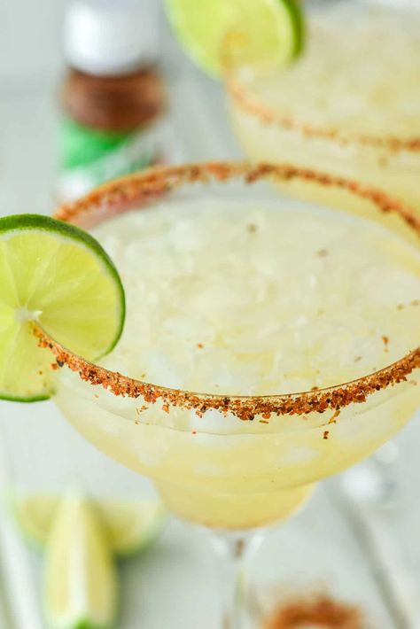 Easy Spicy Margarita Recipes, Tajin Margarita, Margaritas With Tajin Rim, Margarita Spicy, Agave Margarita Recipe, Cranberry Mimosa Recipe, Best Tequila Drinks, Fresh Margarita Recipe, Agave Margarita