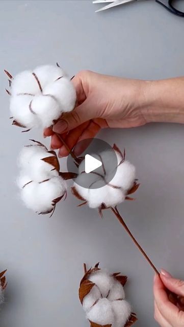 Diy Cotton Flowers, Crepe Paper Christmas Flowers, Cotton Decorations Ideas, Crepe Flowers Diy, Crepe Flowers, Cotton Bouquet, Crepe Paper Crafts, Cotton Branches, Diy Fleur