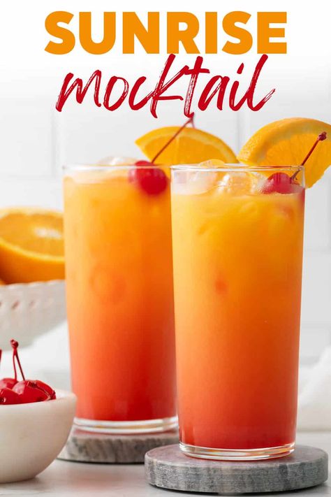 Sweet Sunrise Mocktail, Mocktail Orange Juice, Orange Non Alcoholic Drinks, Sunrise Mocktail Recipe, Sunset Mocktail Recipe, Brunch Mocktail Ideas, Mocktails Non Alcoholic Easy Pitcher, Lemonade Mocktails Non Alcoholic, Easy Mocktails Non Alcoholic