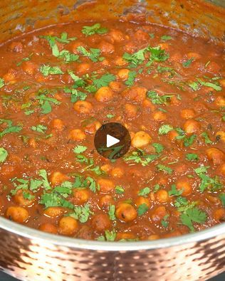 Chhola Bhatura Recipes, How To Make Chole Bhature, Batura Recipe, Chole Bhature Recipe, Chole Recipe, Chole Bhature, Waheguru Ji, Indian Food, Indian Food Recipes